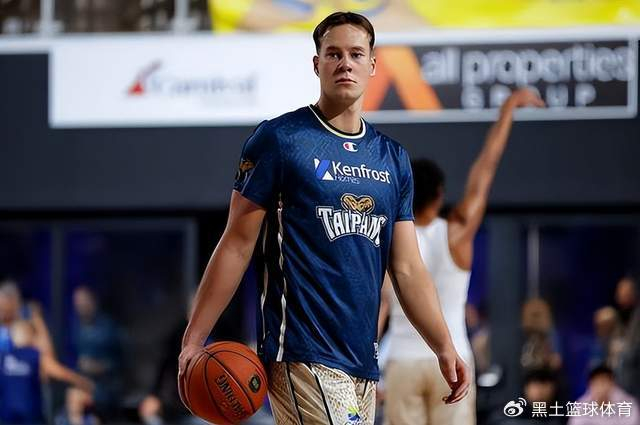 开云中国官网-拒绝摆烂！新疆男篮签下2米06顶级大外援，本赛季NBL场均砍18+7|门内加|劳森|朱旭航|吴冠希|李炎哲_新浪体育_新浪新闻